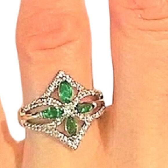 Ring Simulated Emeralds Diamonds Sz 8 Clover Blossom Fleur Brilliant Sparkle - Picture 2 of 13
